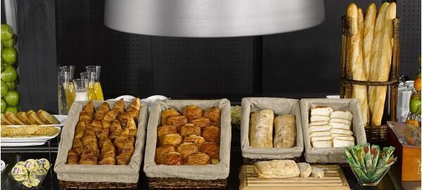 Hotel Campanile Est-bizanos 3*